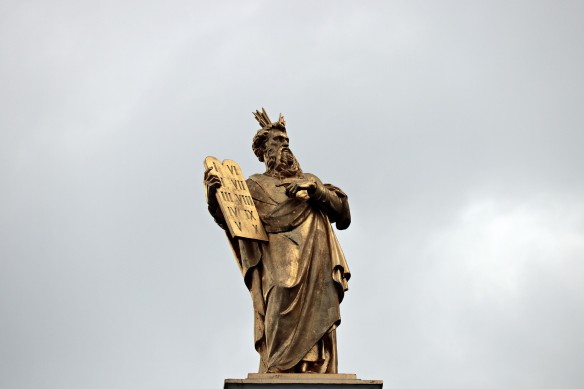 Moses und der erste Zehn-Punkte-Plan Foto S. Herman/Pixabay